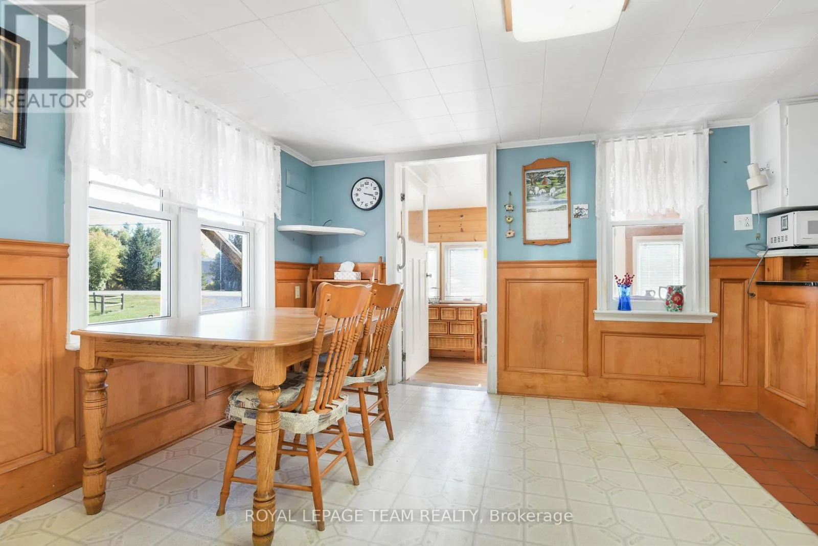 2692 DUNROBIN ROAD