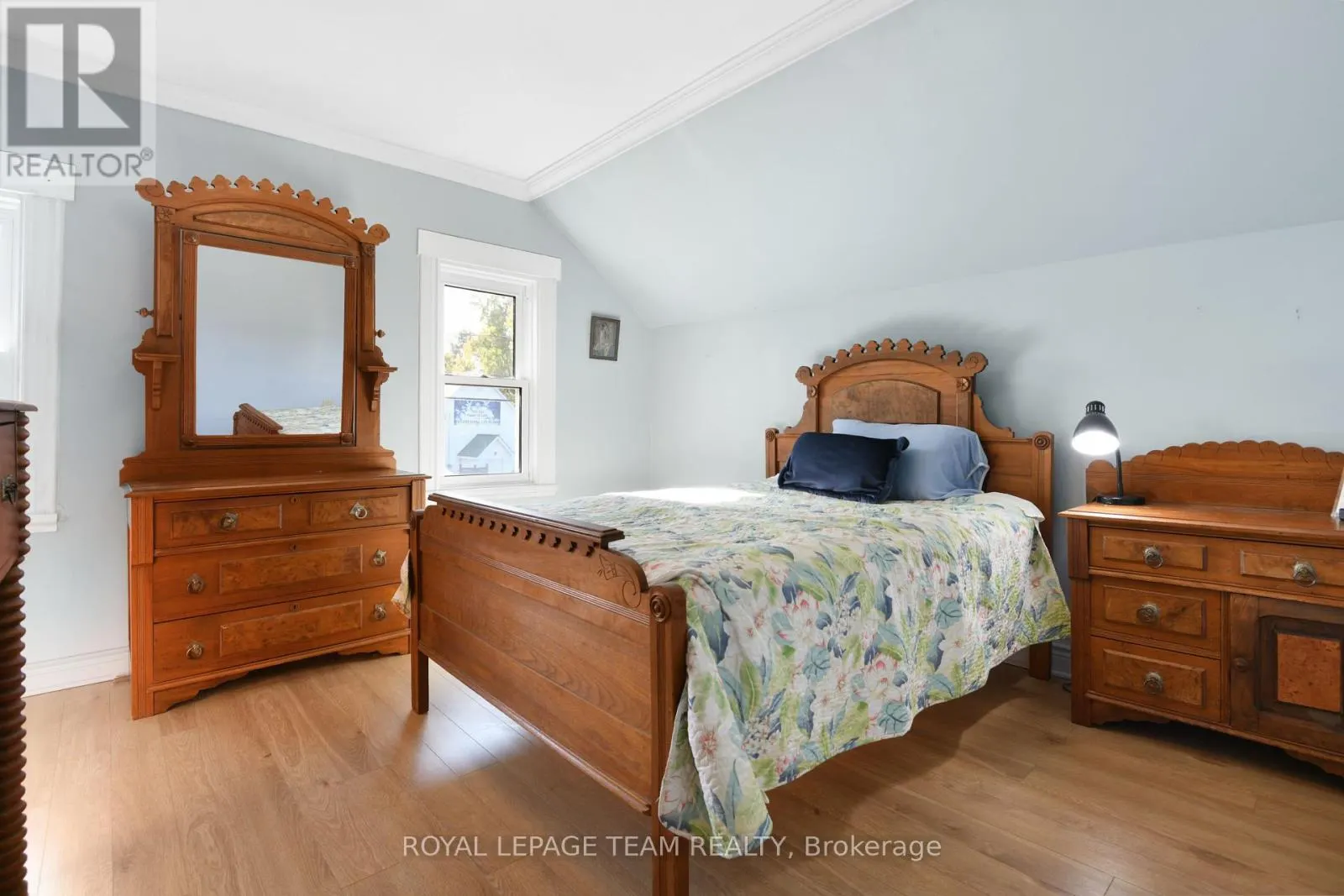 2692 DUNROBIN ROAD