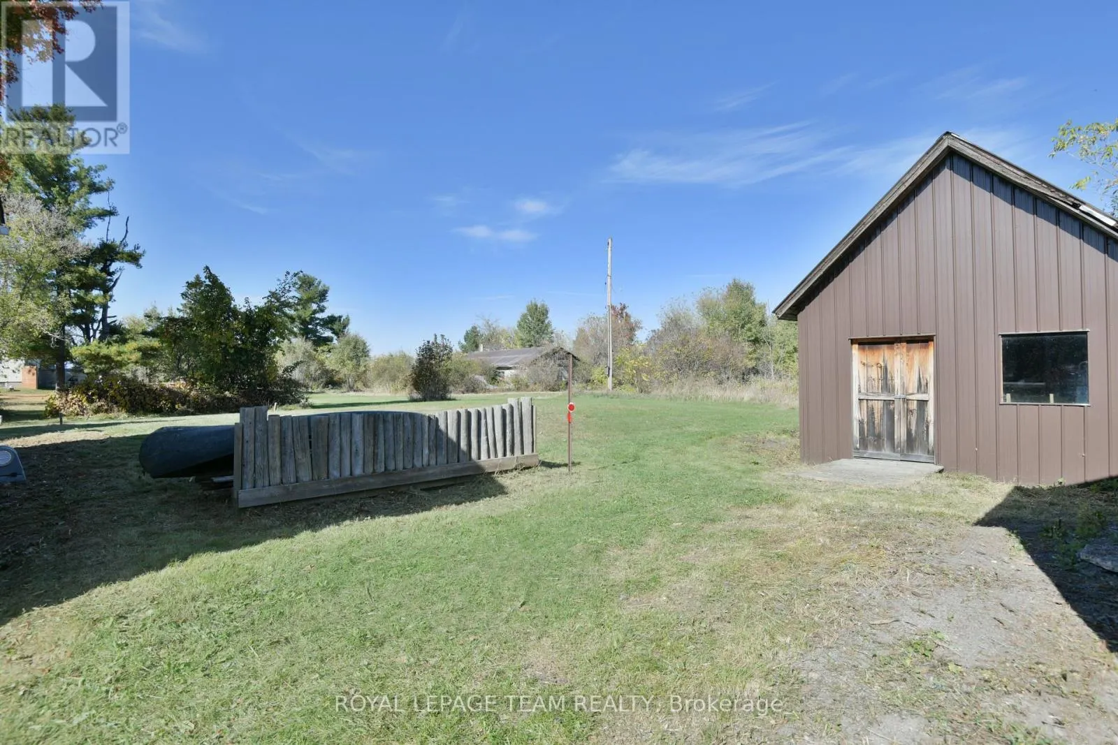 2692 DUNROBIN ROAD
