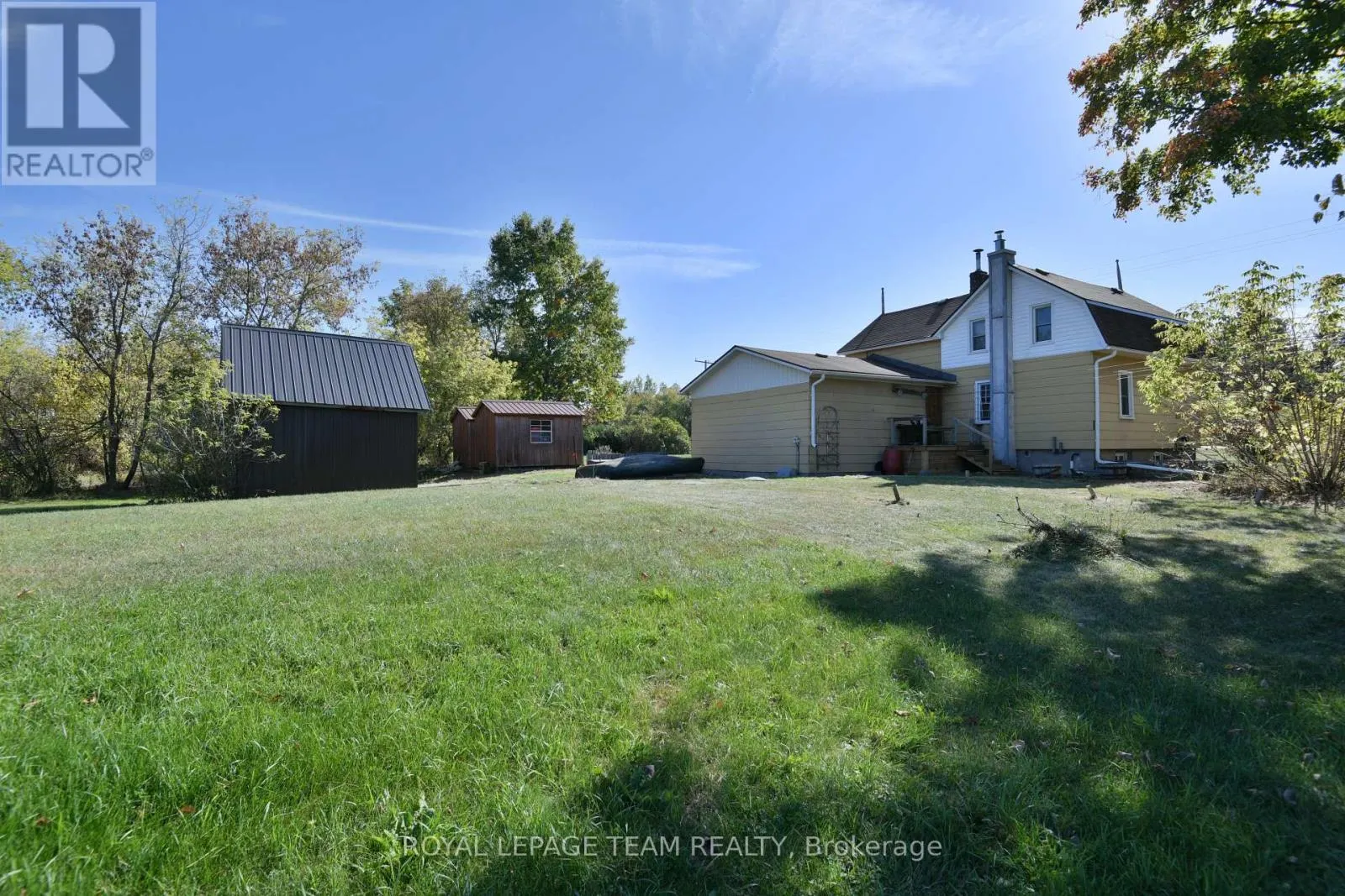 2692 DUNROBIN ROAD