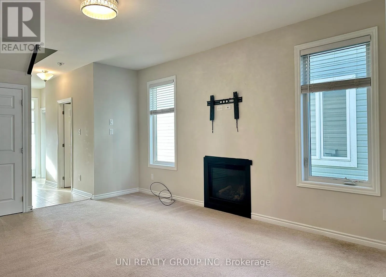 514 HONEYLOCUST AVENUE