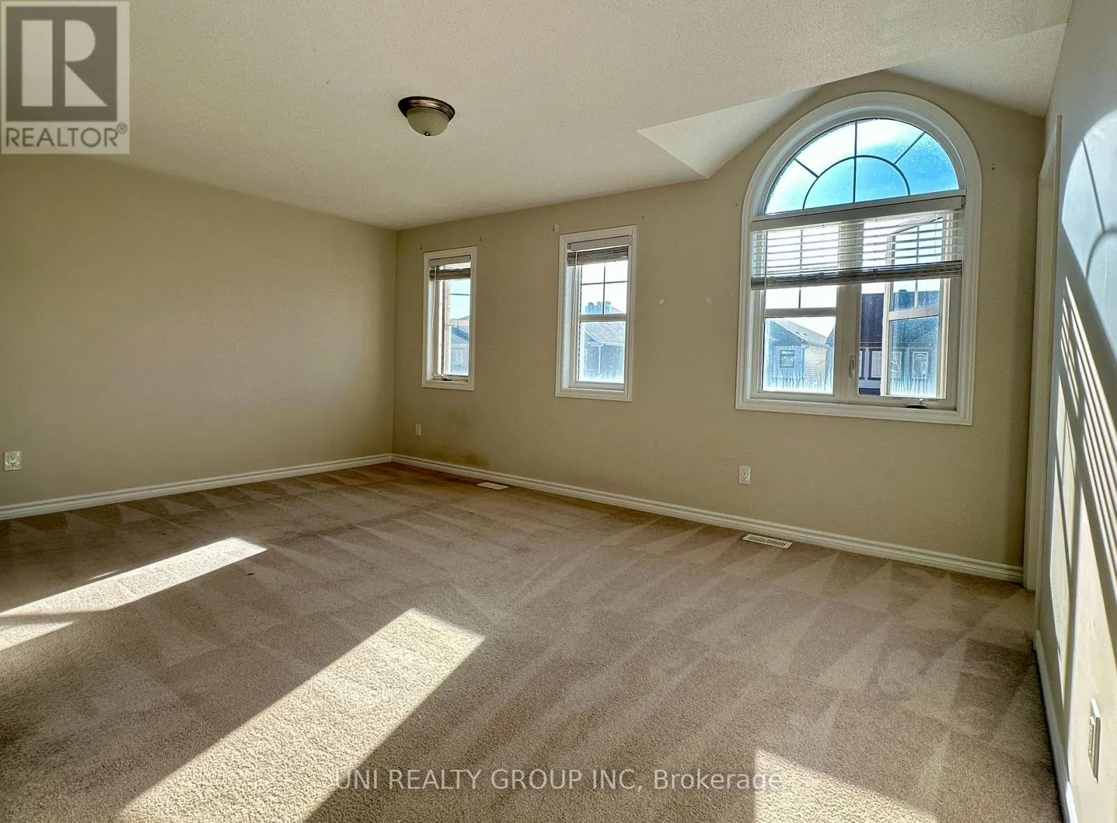 514 HONEYLOCUST AVENUE