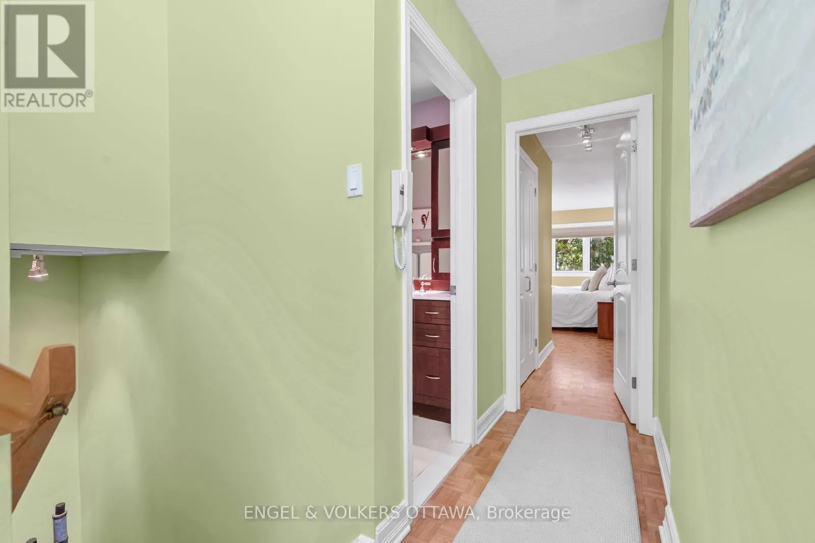 4 - 74 SOMERSET STREET W