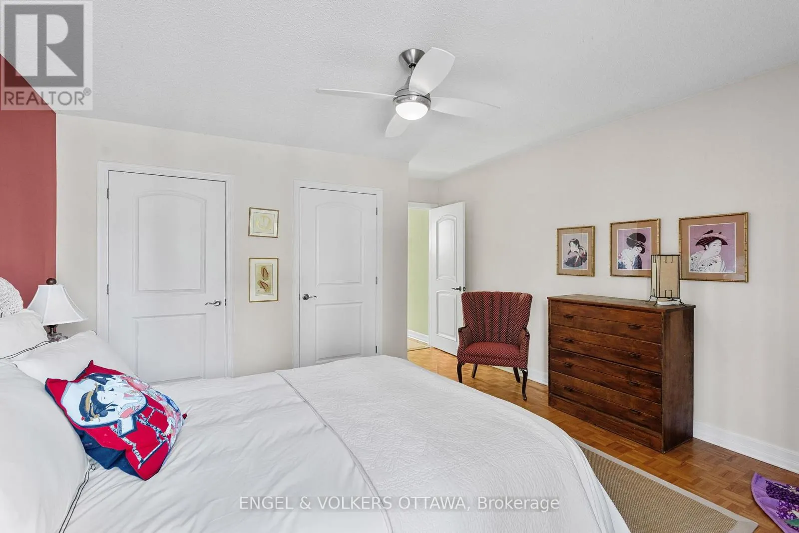 4 - 74 SOMERSET STREET W