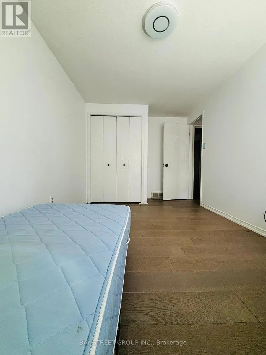 327 CORNRIDGE PLACE