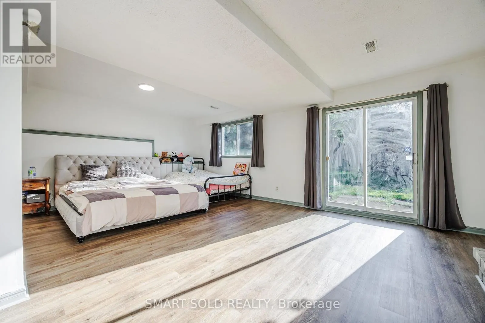 44 HEMLOCK STREET