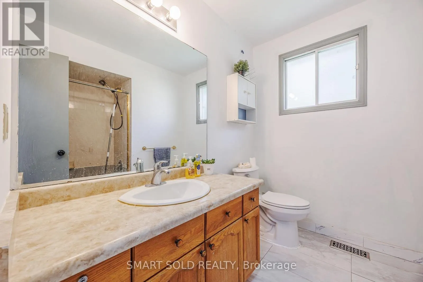 44 HEMLOCK STREET