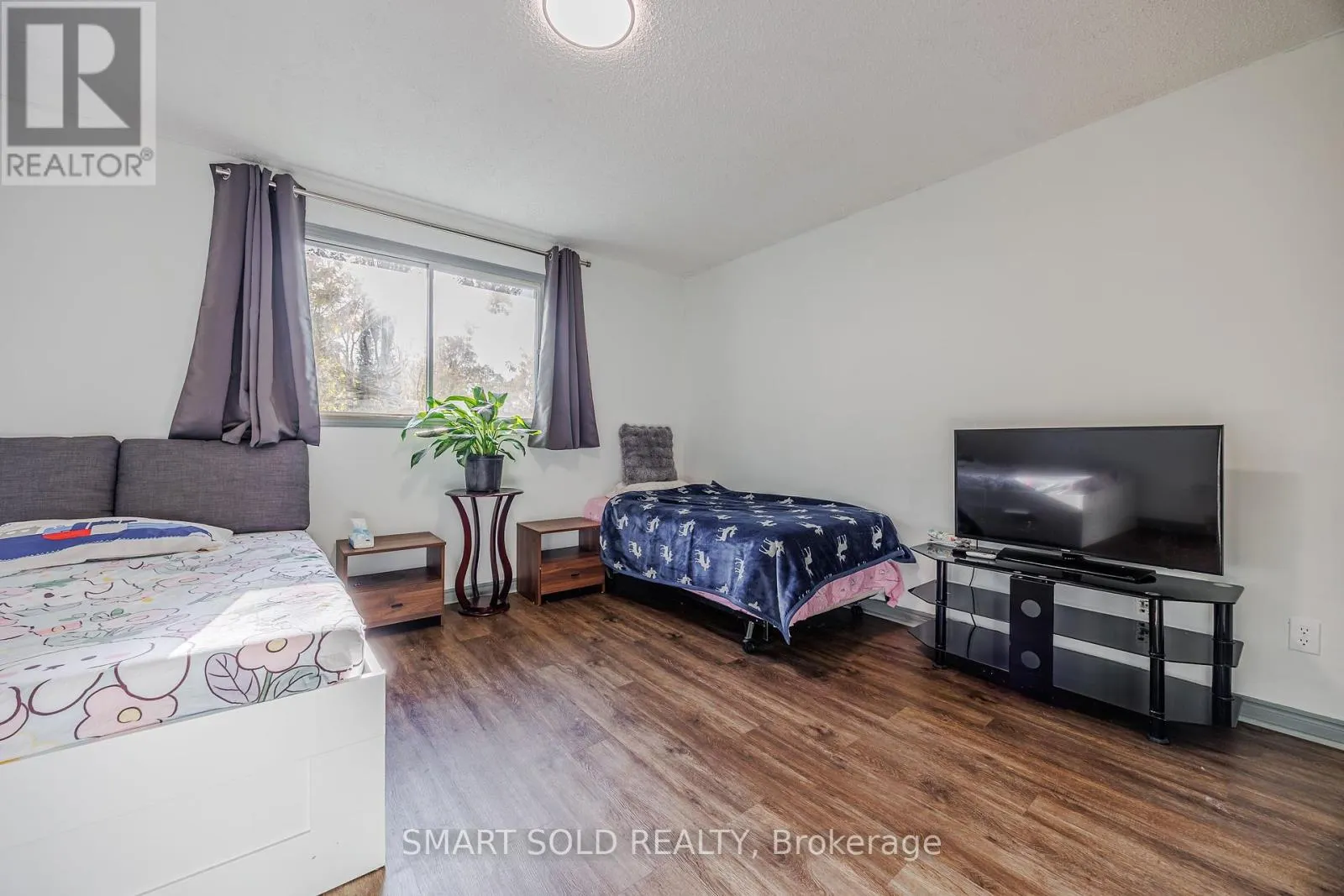 44 HEMLOCK STREET
