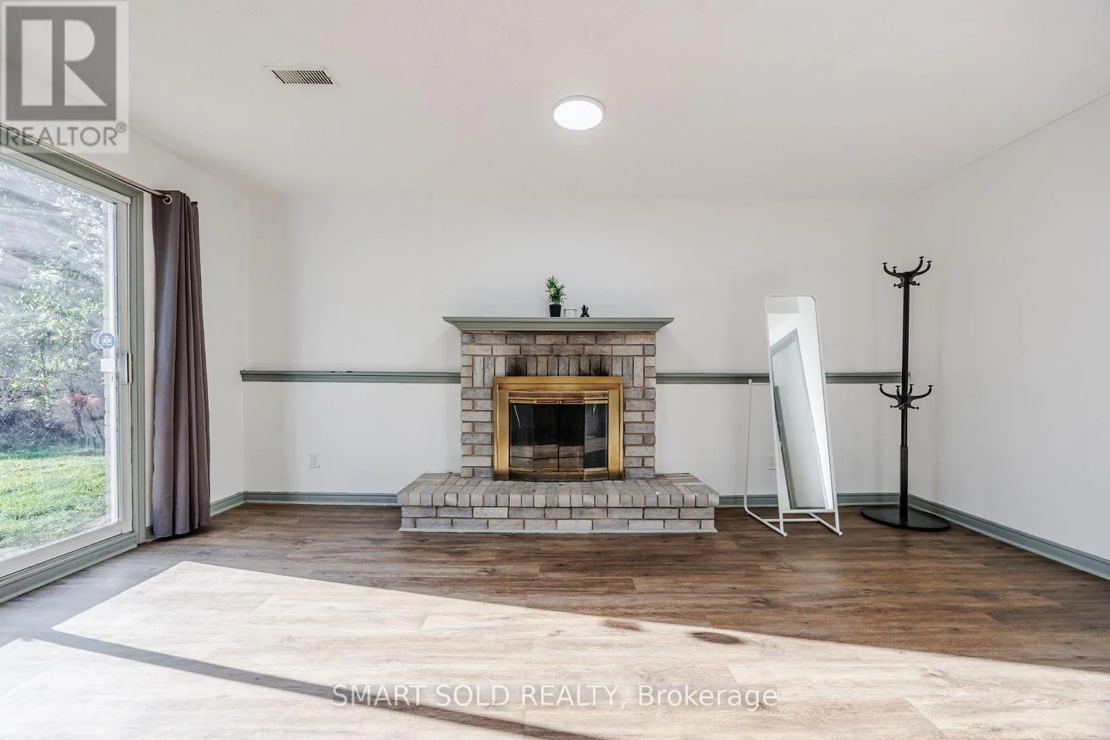 44 HEMLOCK STREET