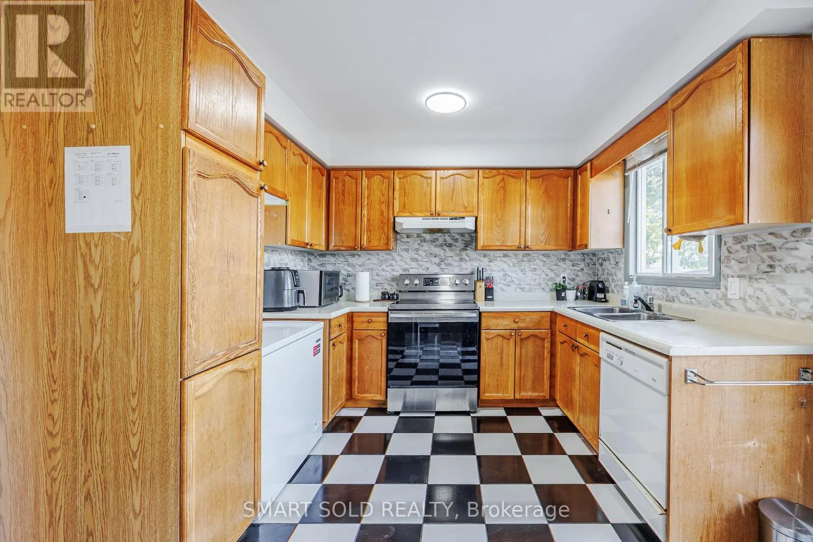 44 HEMLOCK STREET