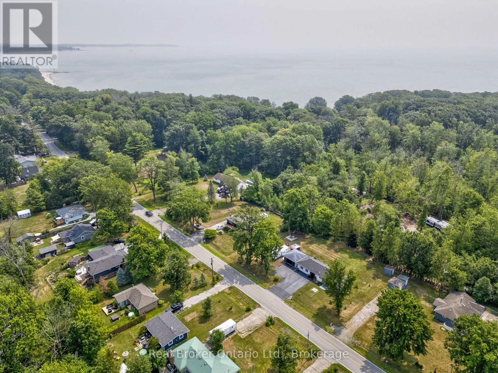 2525 VIMY ROAD
