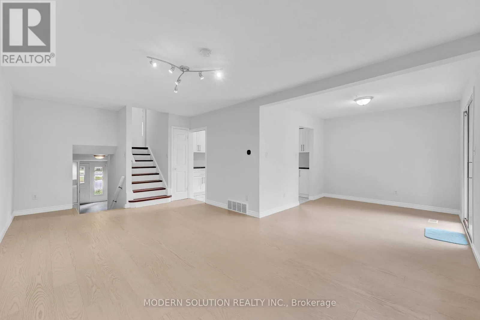 370A CHURCHILL COURT