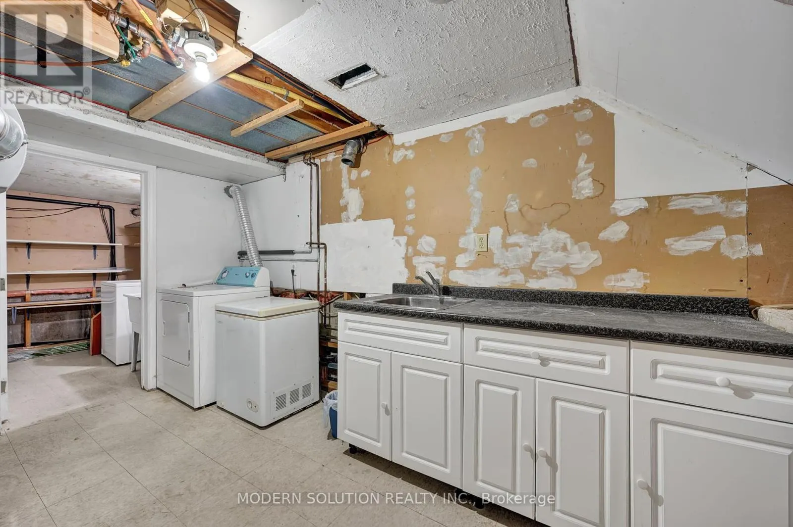 370A CHURCHILL COURT