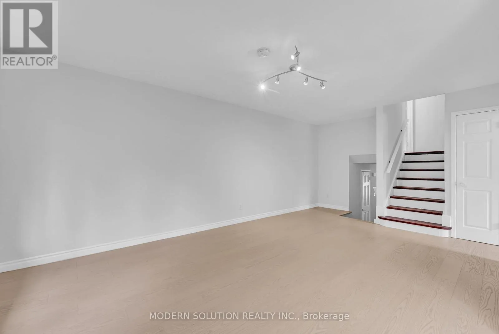370A CHURCHILL COURT