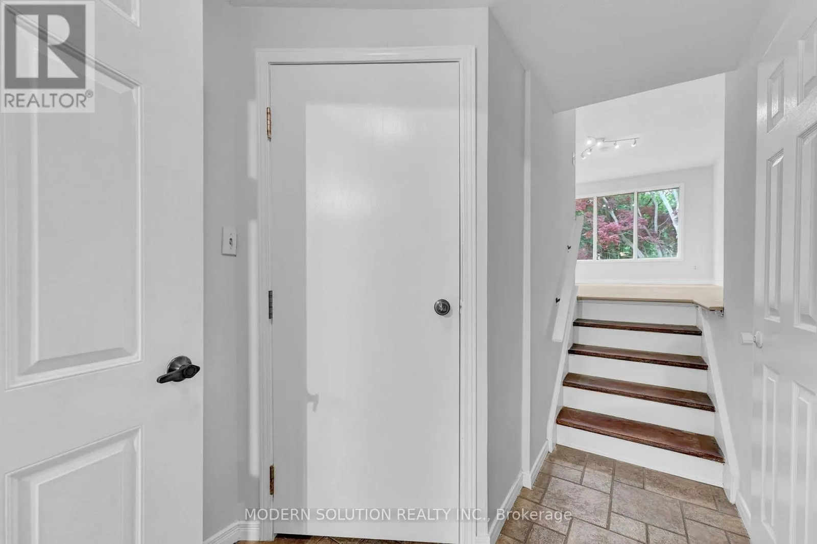 370A CHURCHILL COURT