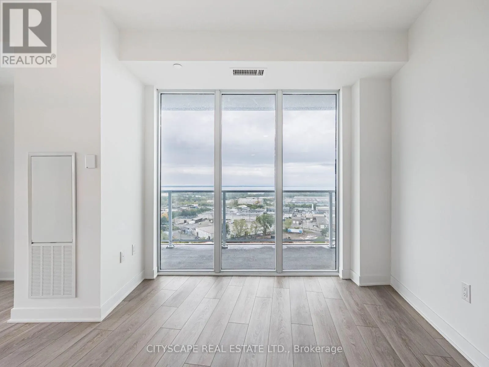 1507 - 2782 BARTON STREET E