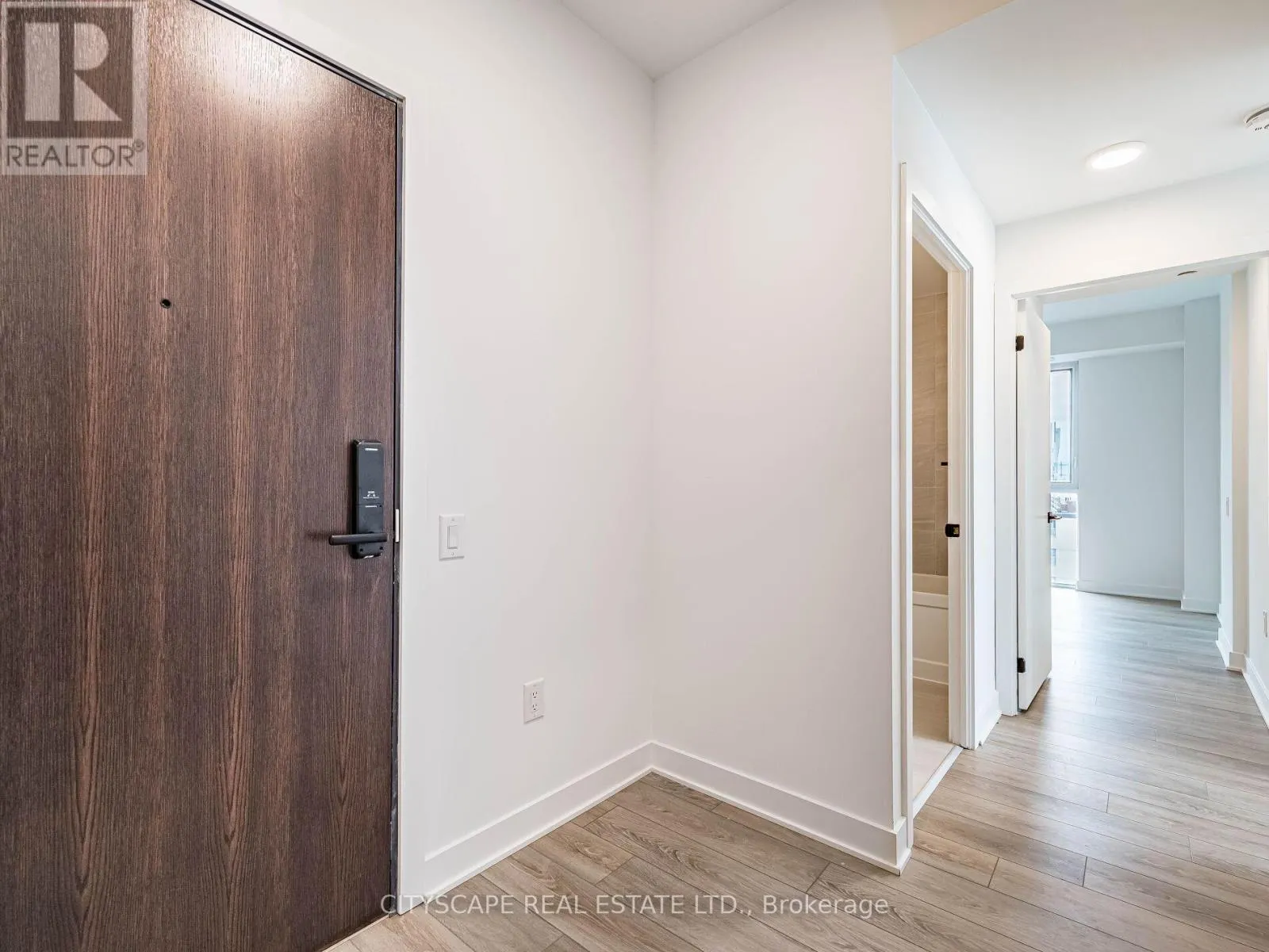 1507 - 2782 BARTON STREET E