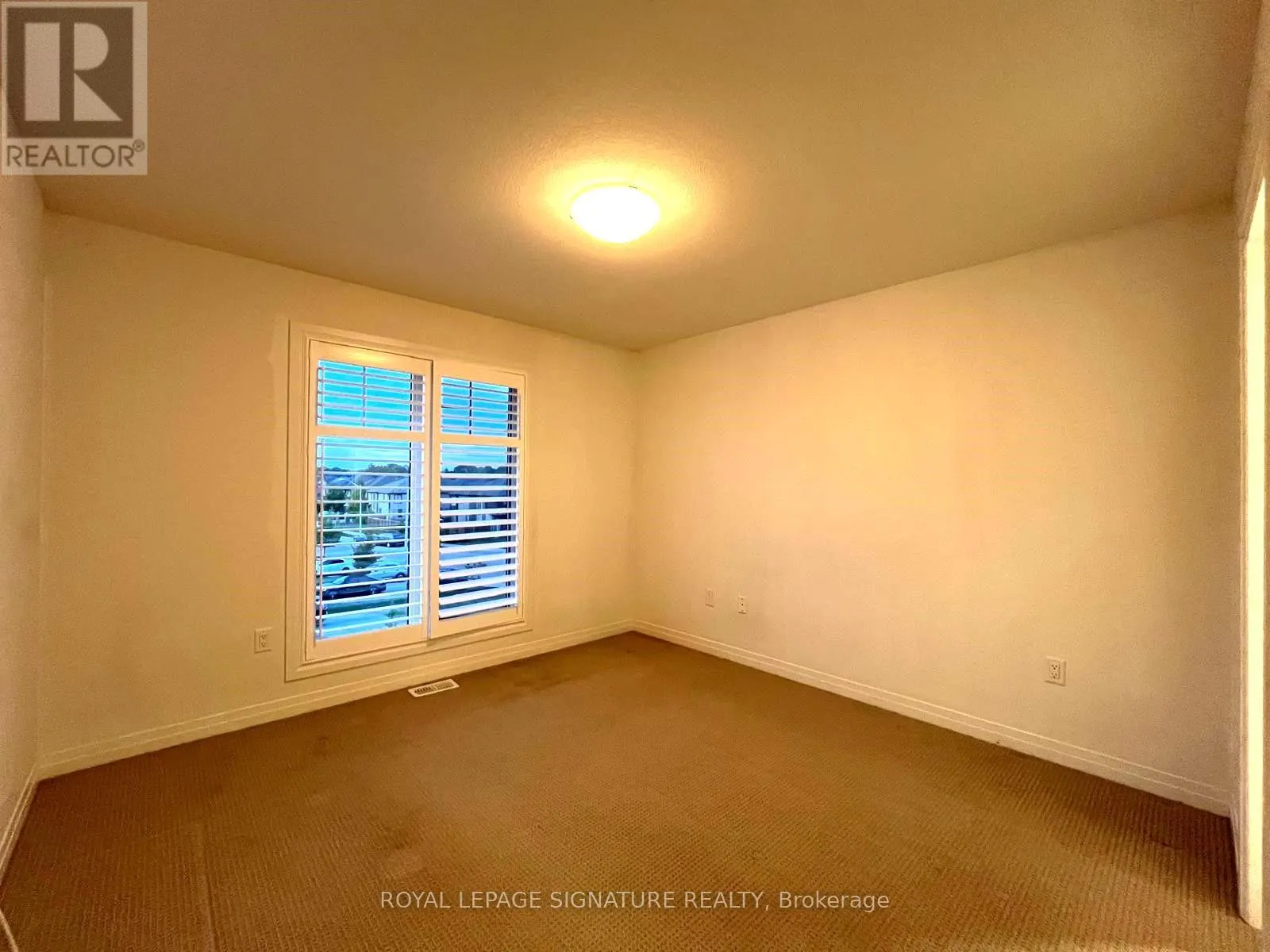 5 DODMAN CRESCENT