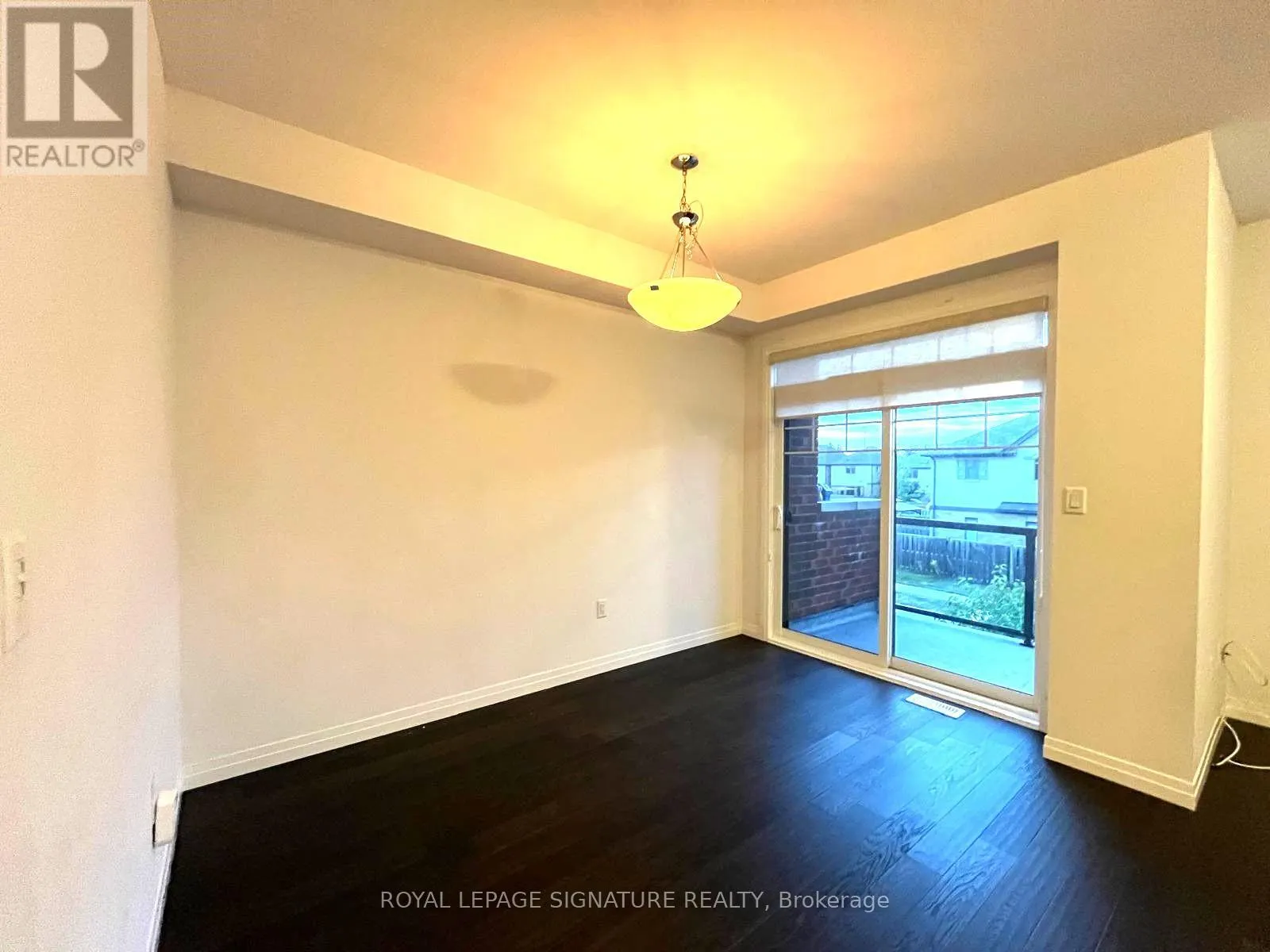 5 DODMAN CRESCENT