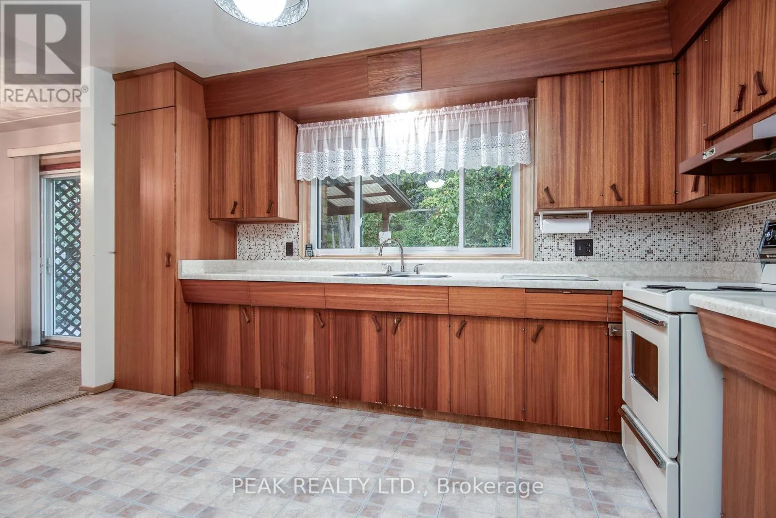 444 GREENBROOK DRIVE