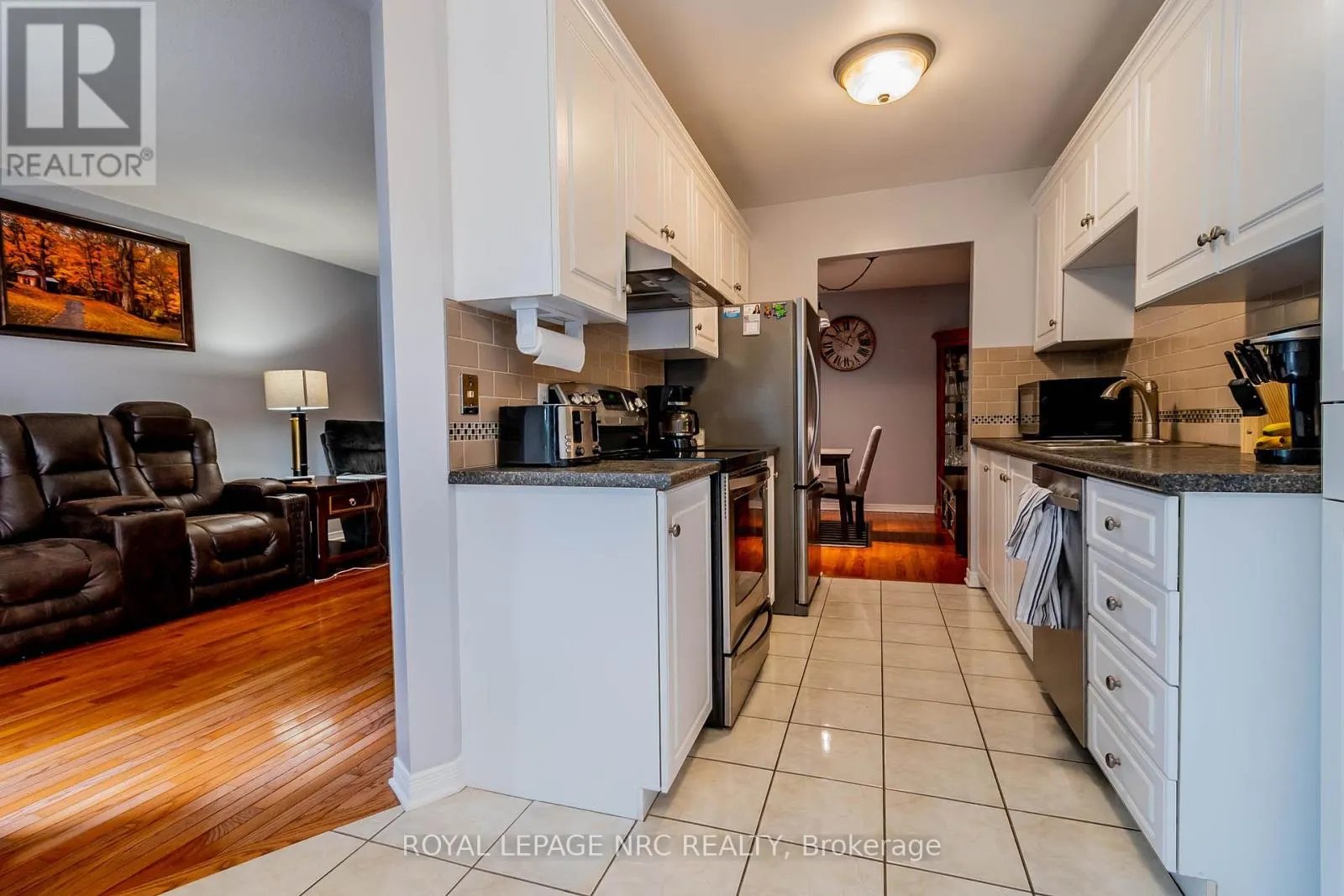 28 - 5070 DRUMMOND ROAD, #28