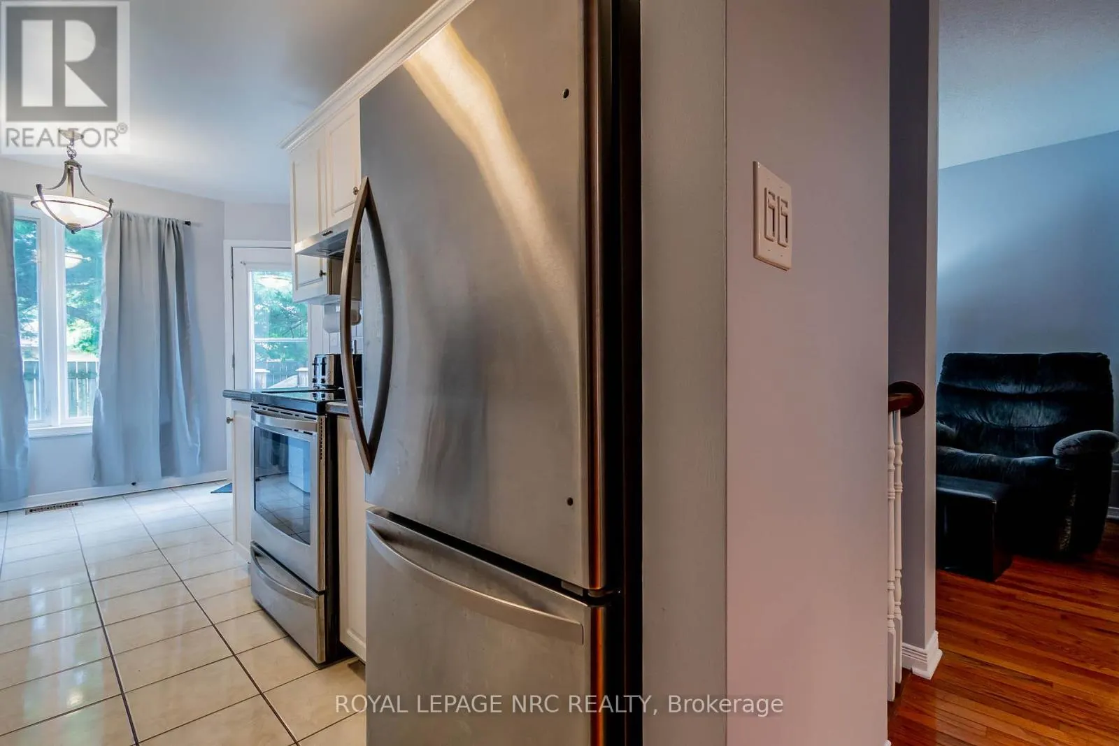 28 - 5070 DRUMMOND ROAD, #28