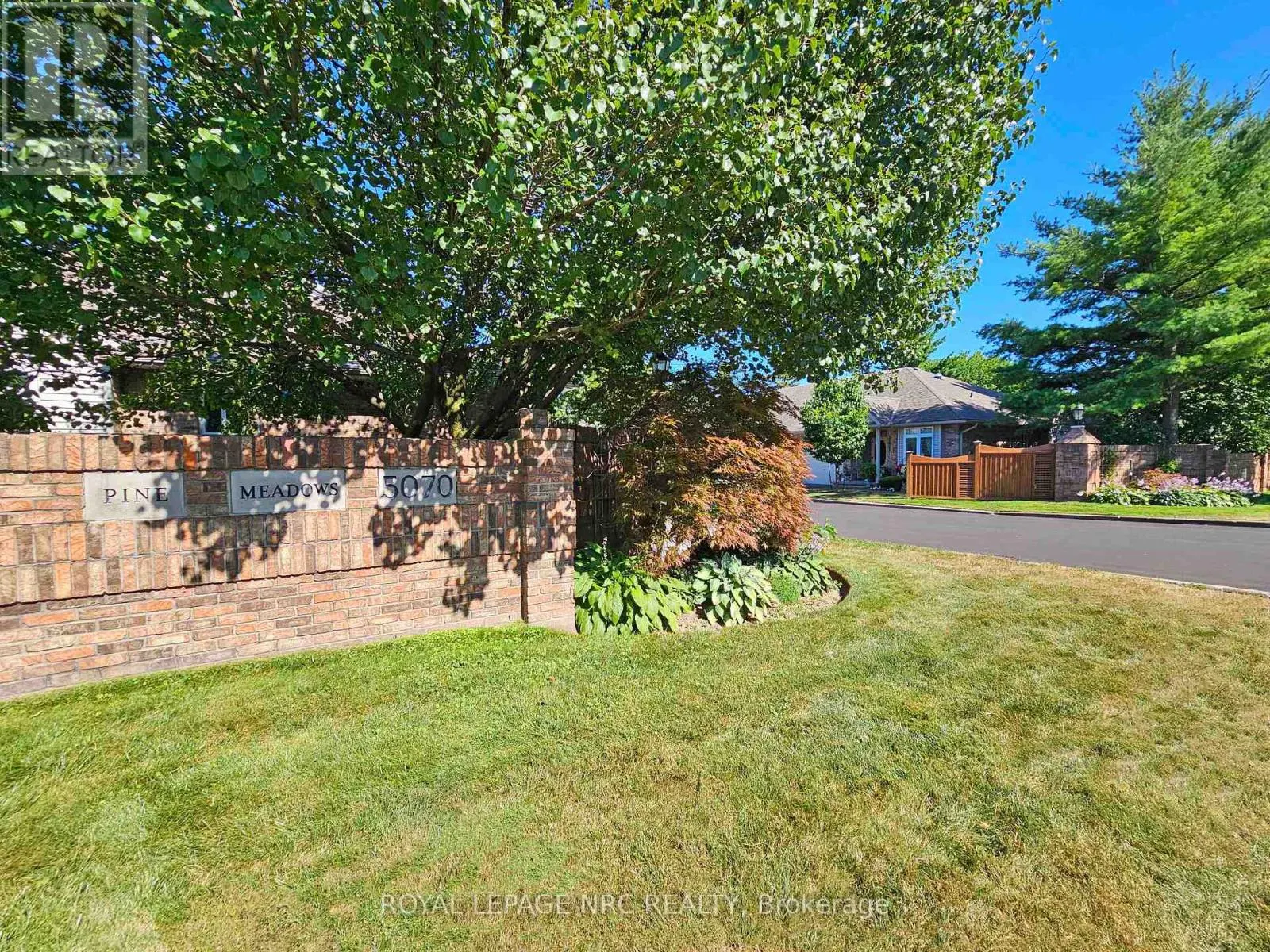 28 - 5070 DRUMMOND ROAD, #28