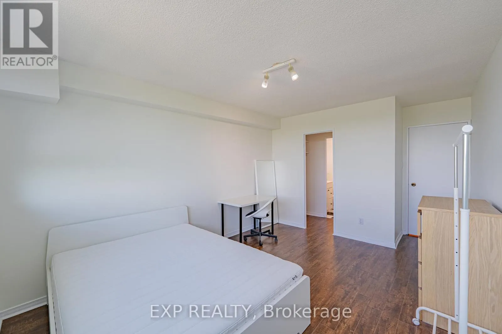 1111 - 555 BRITTANY DRIVE