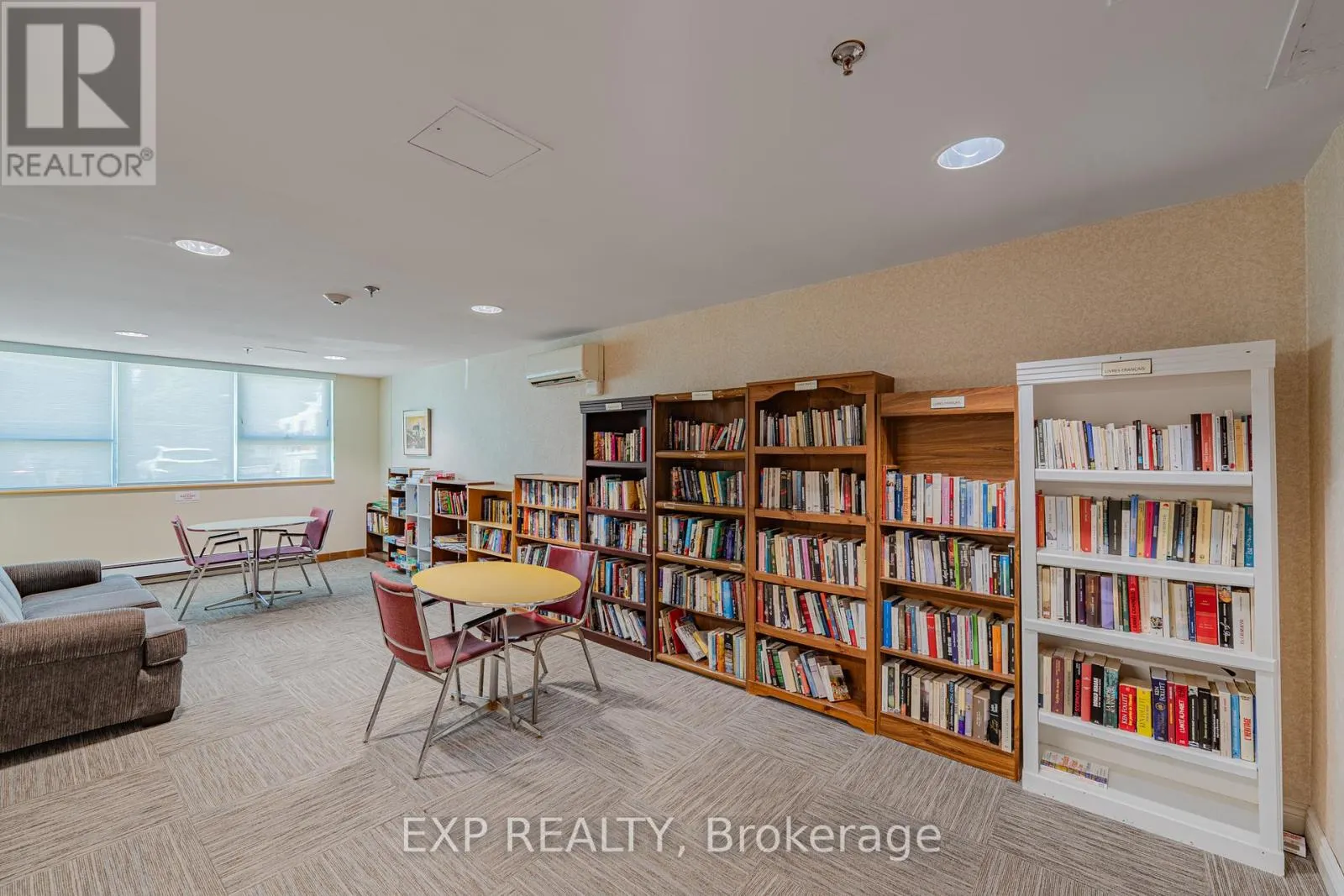 1111 - 555 BRITTANY DRIVE