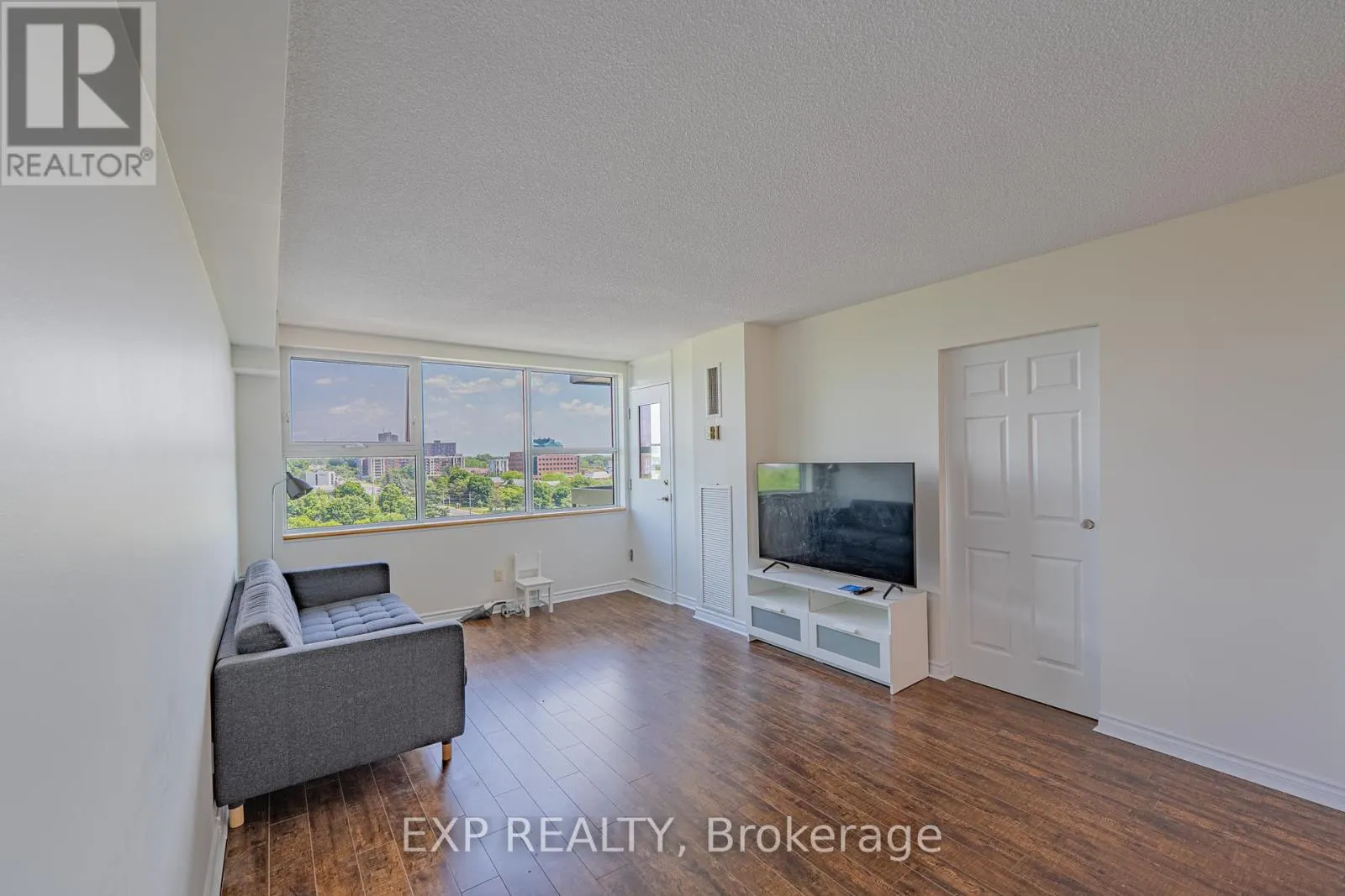1111 - 555 BRITTANY DRIVE