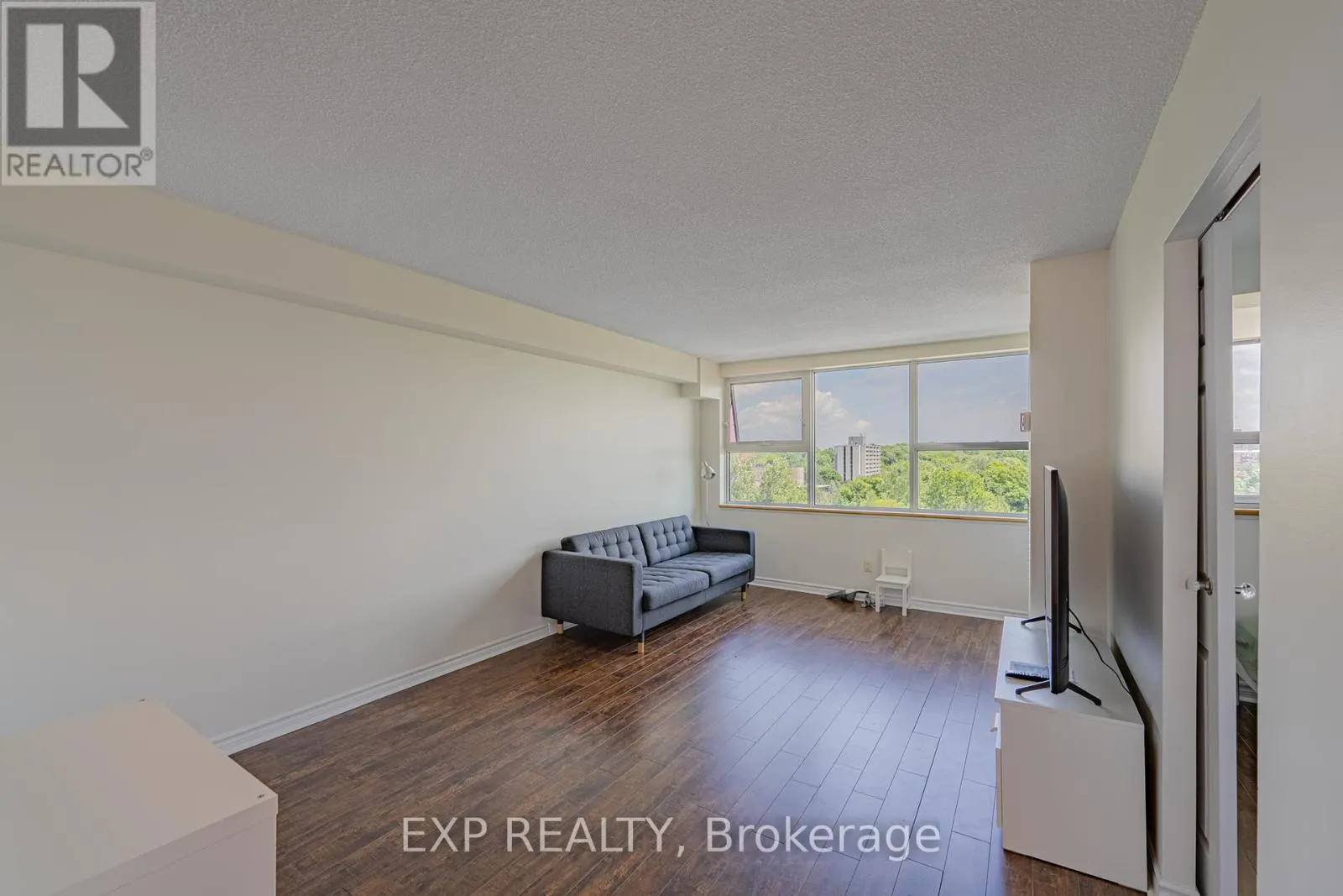 1111 - 555 BRITTANY DRIVE