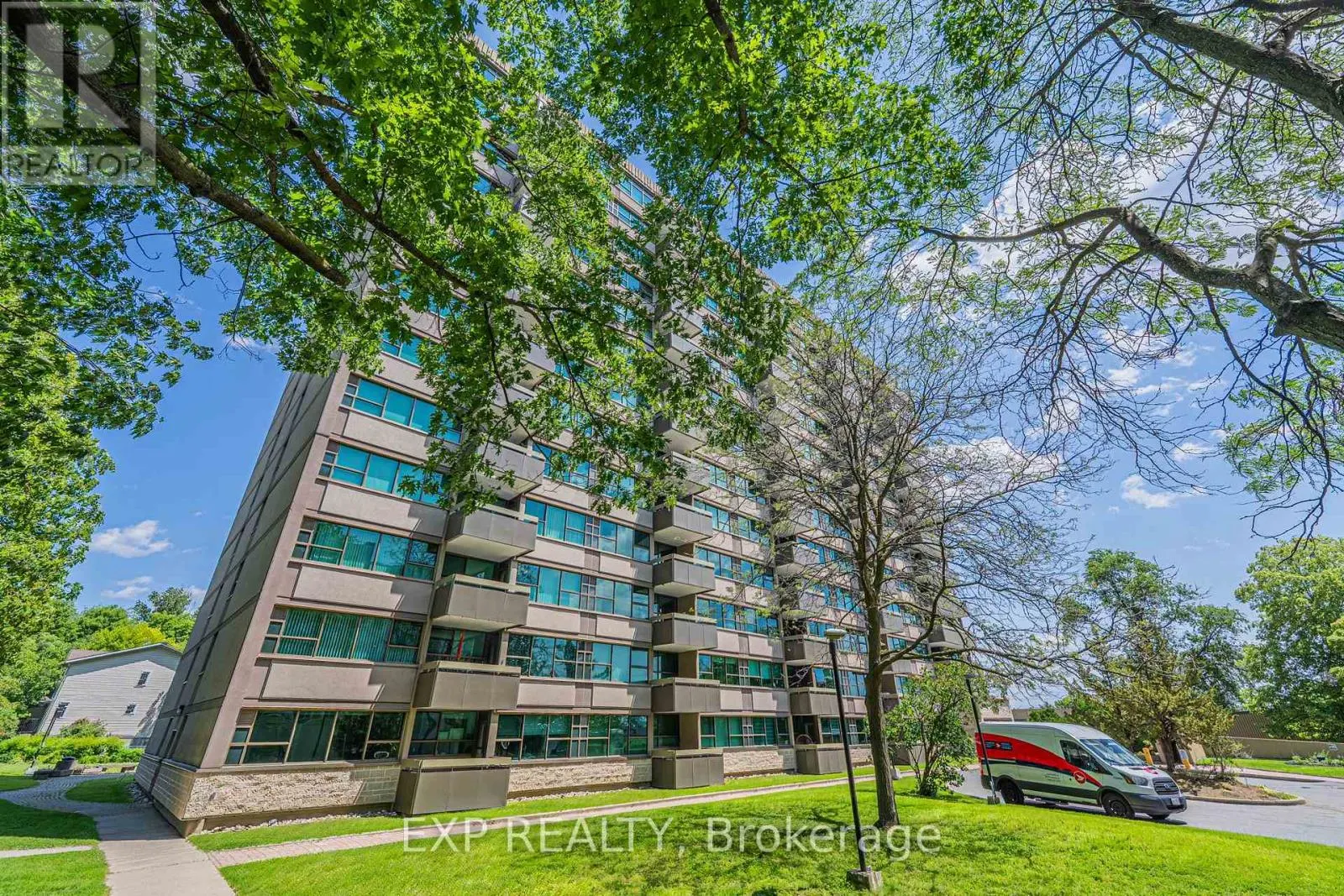 1111 - 555 BRITTANY DRIVE
