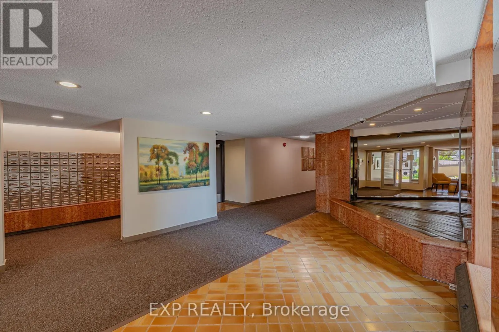 1111 - 555 BRITTANY DRIVE