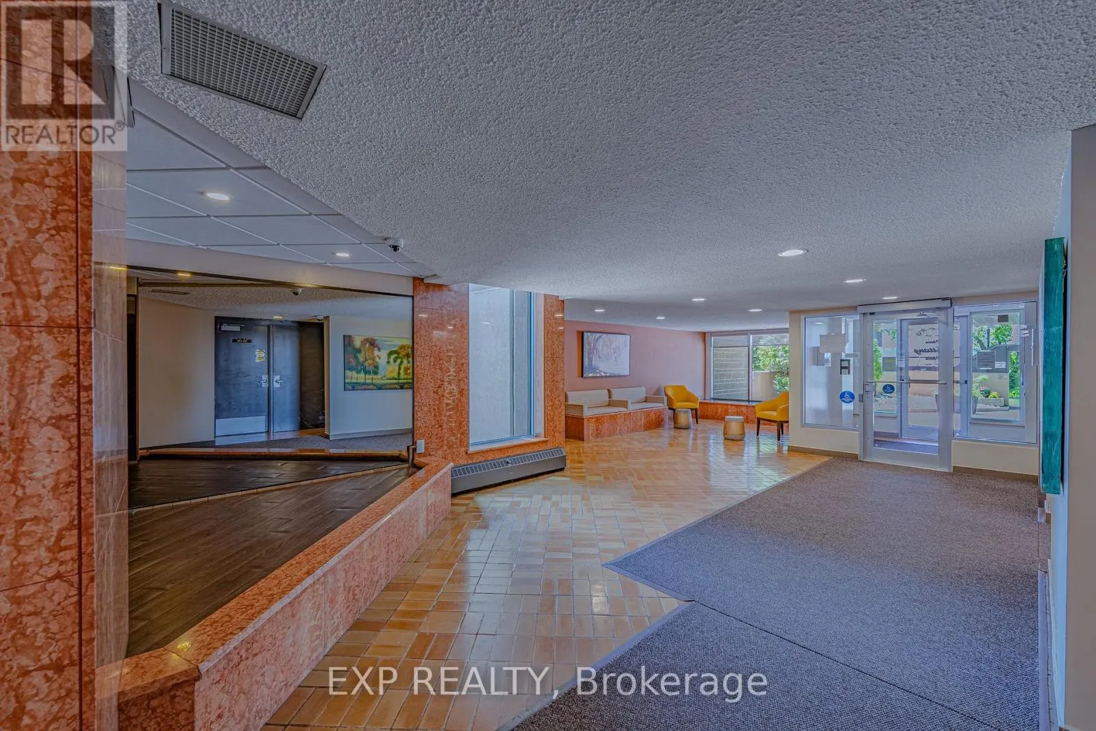 1111 - 555 BRITTANY DRIVE