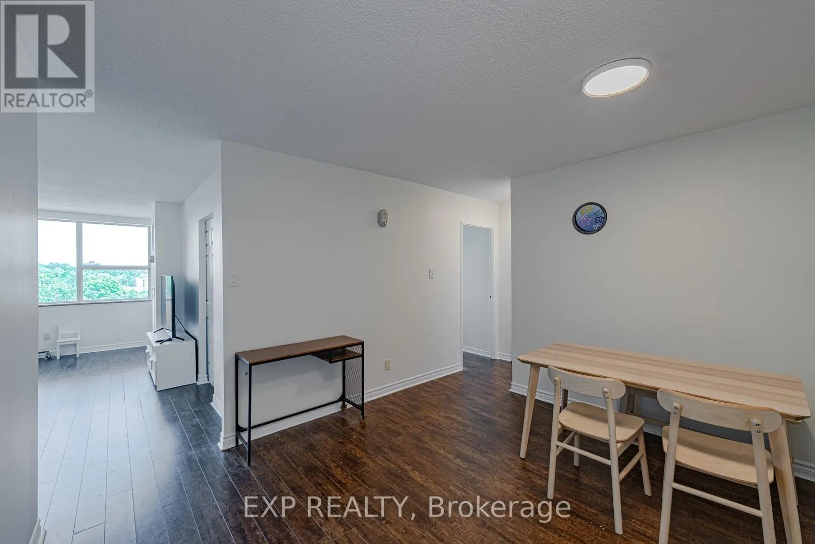 1111 - 555 BRITTANY DRIVE