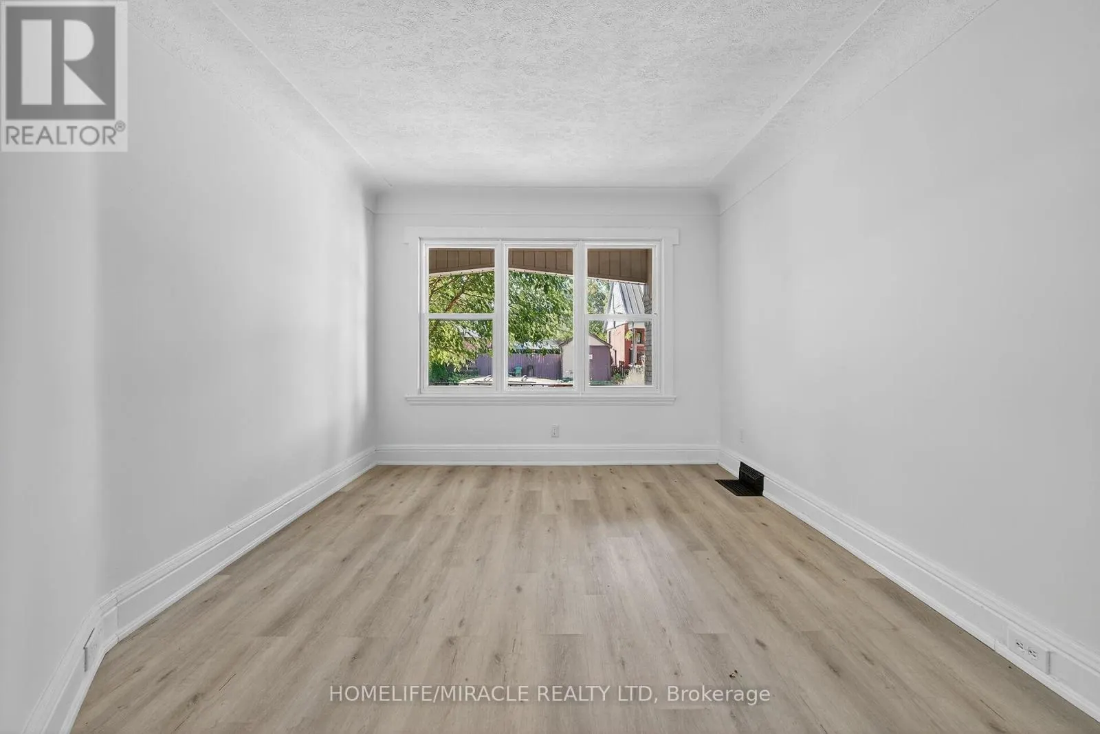 463 DUNSMURE ROAD