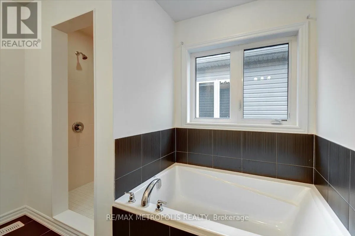 78 HILLCROFT WAY