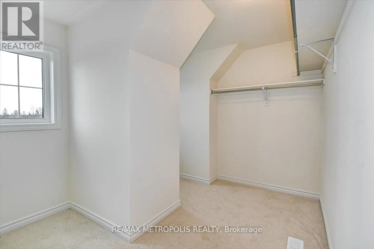 78 HILLCROFT WAY