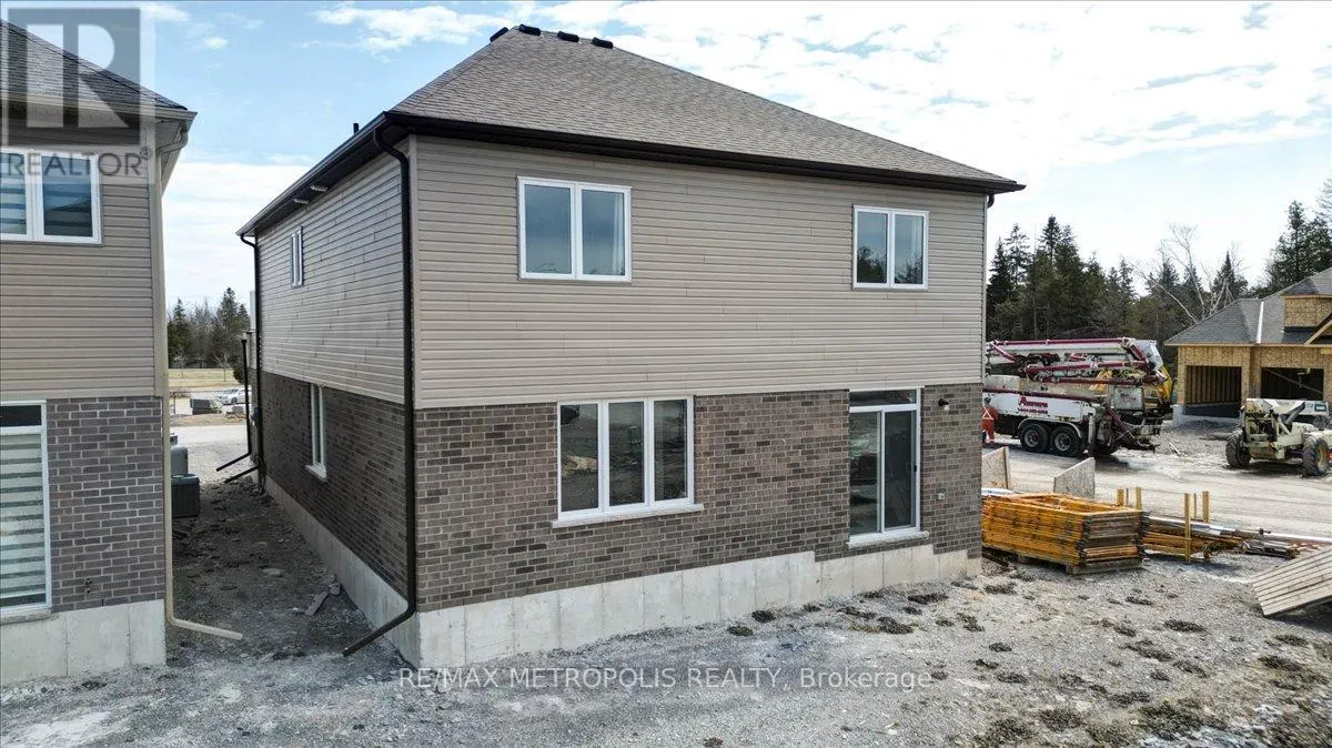78 HILLCROFT WAY