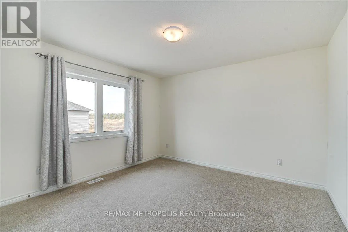 78 HILLCROFT WAY