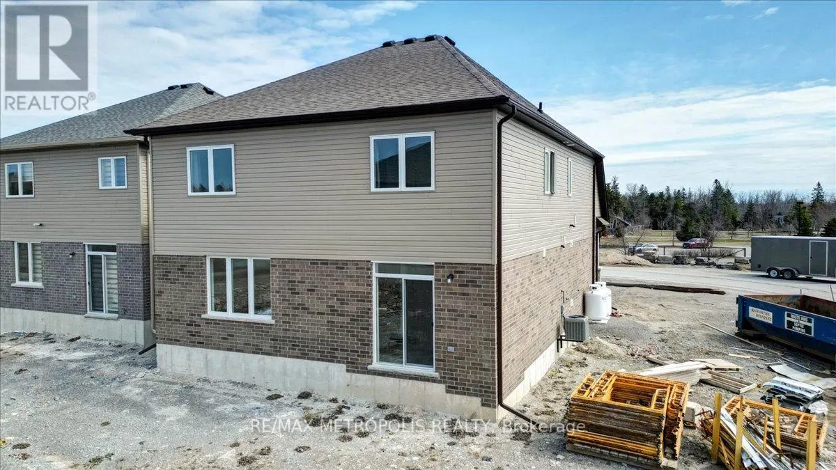 78 HILLCROFT WAY