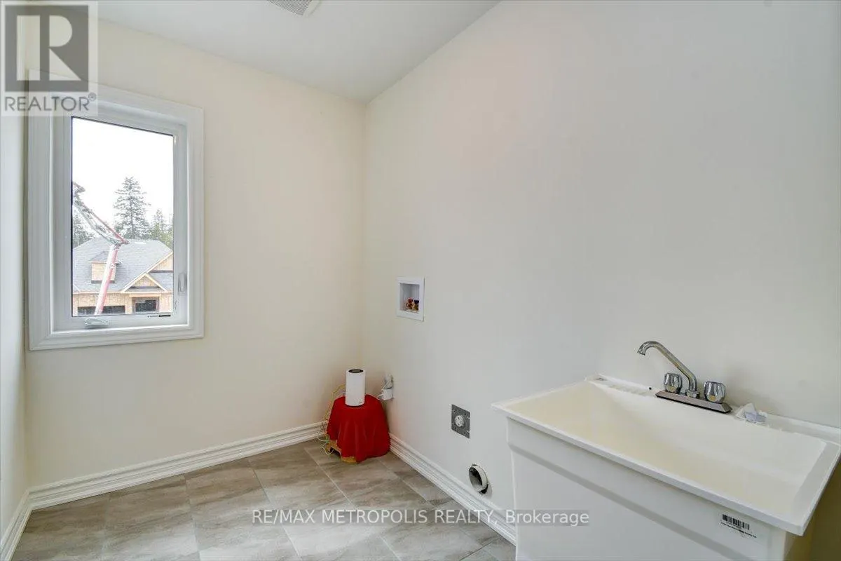 78 HILLCROFT WAY