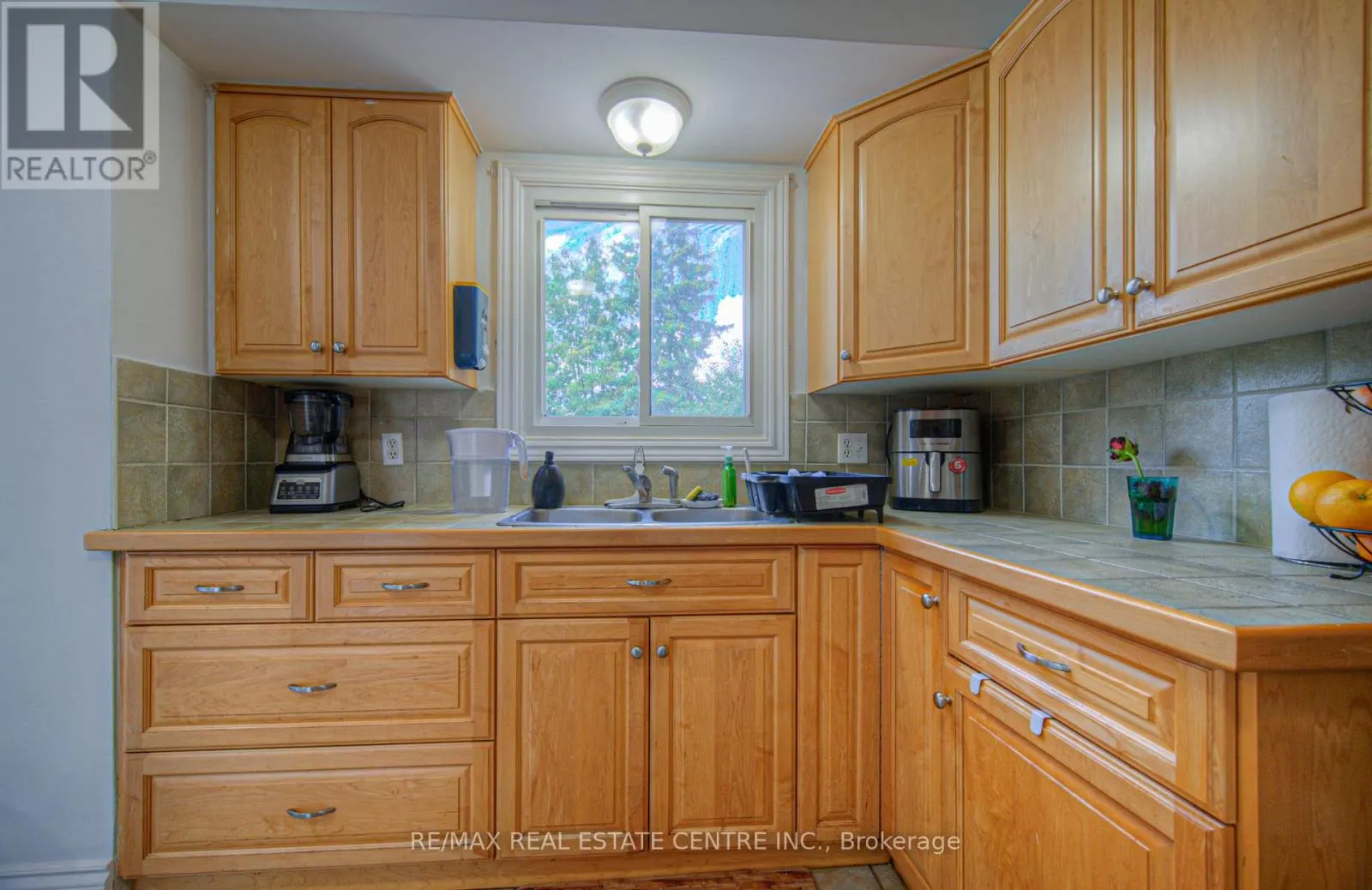 523 DUNBAR ROAD