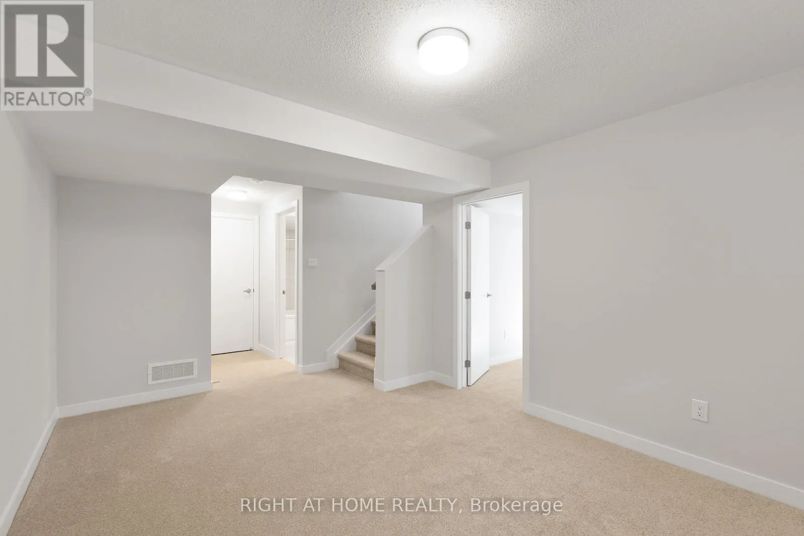 940 SEAGRAVE LANE