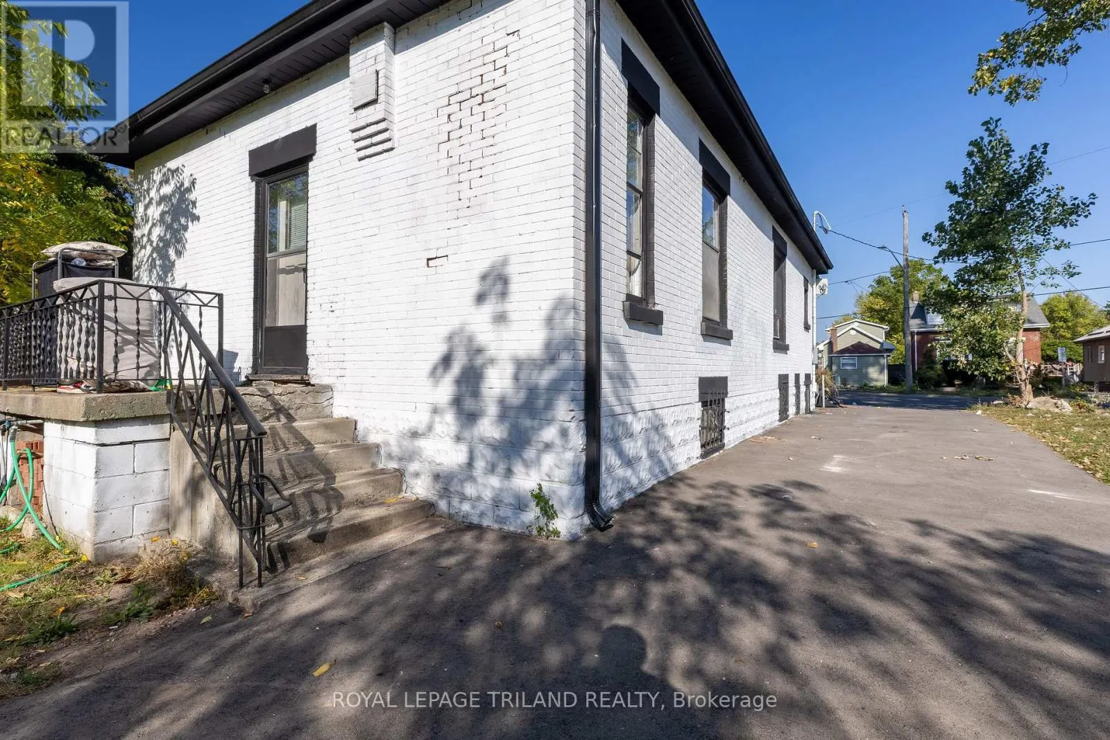 633 HAMILTON ROAD