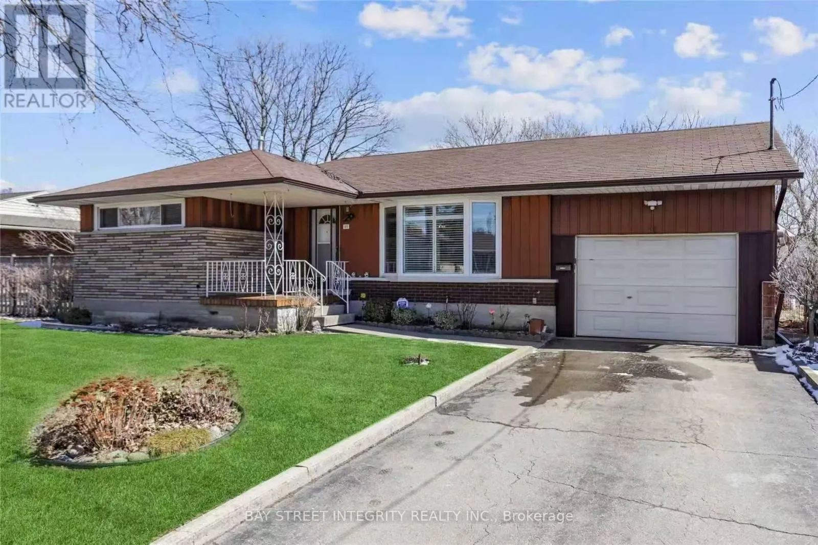 11 SOUTHILL DRIVE
