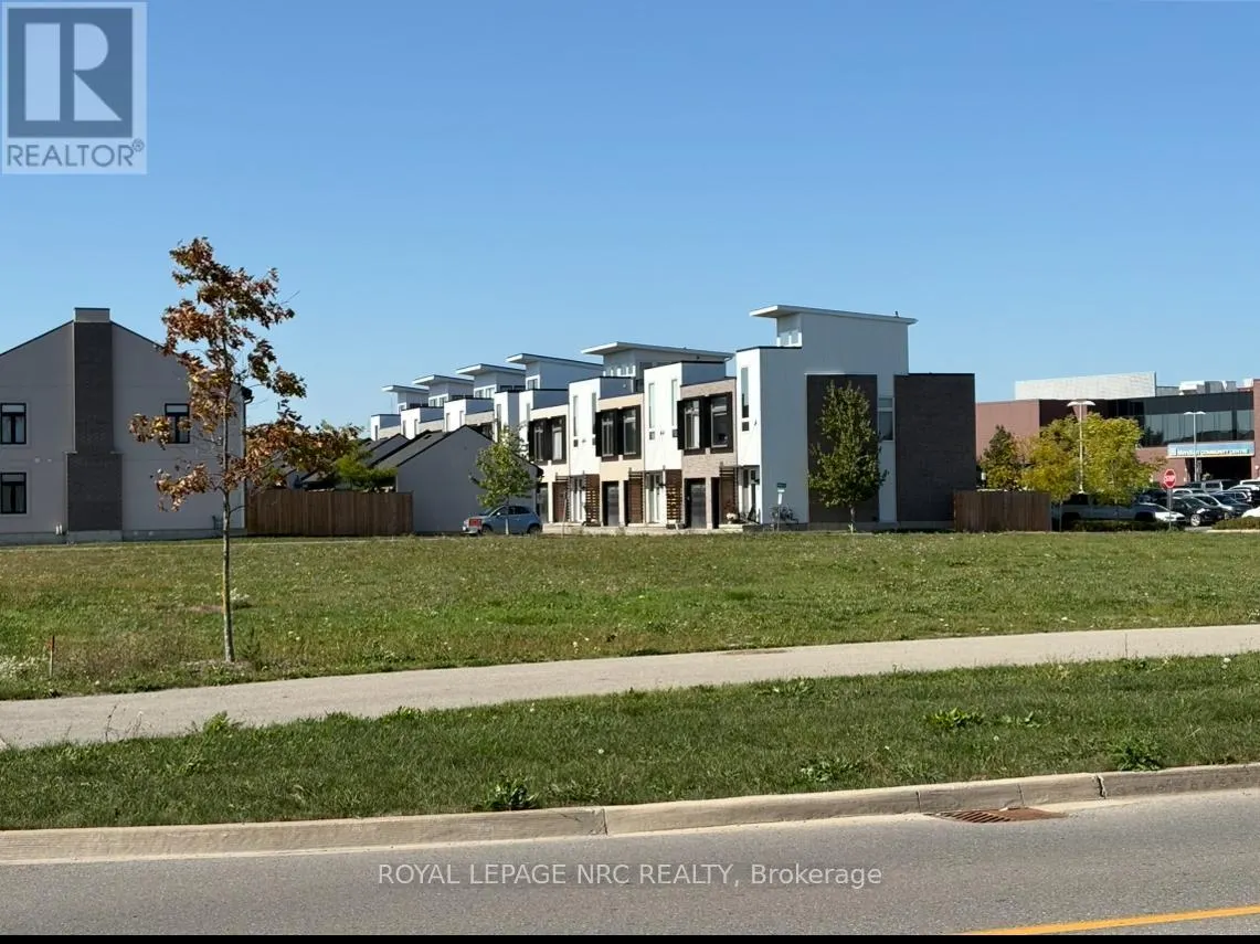 4 PLAN 59R-16105 SUMMERSIDE BOULEVARD