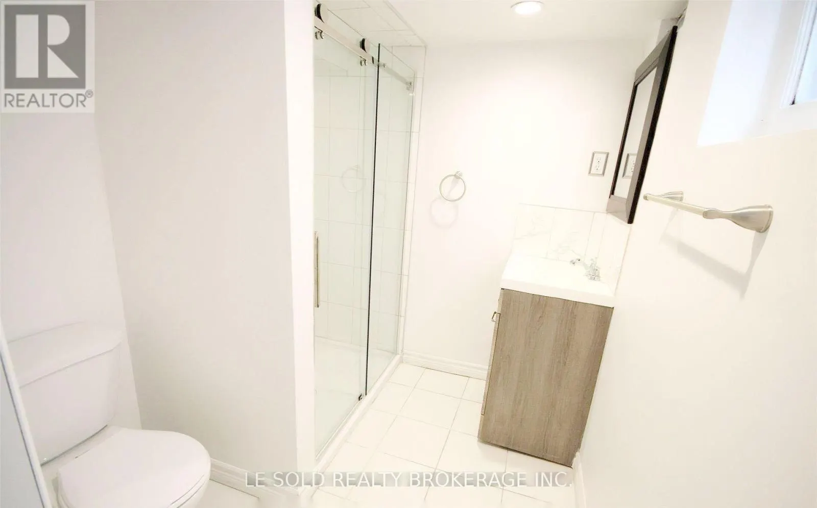 BSMT ROOM - 130 LELAND STREET
