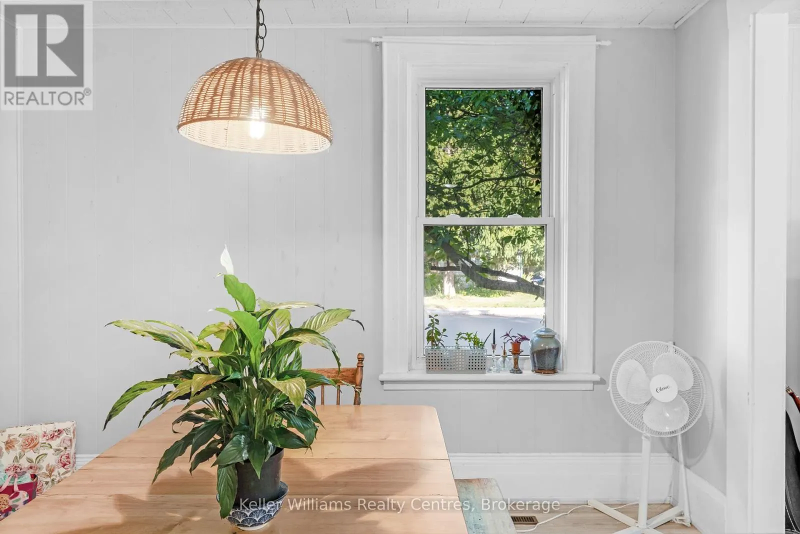 502 & 504 9TH STREET W