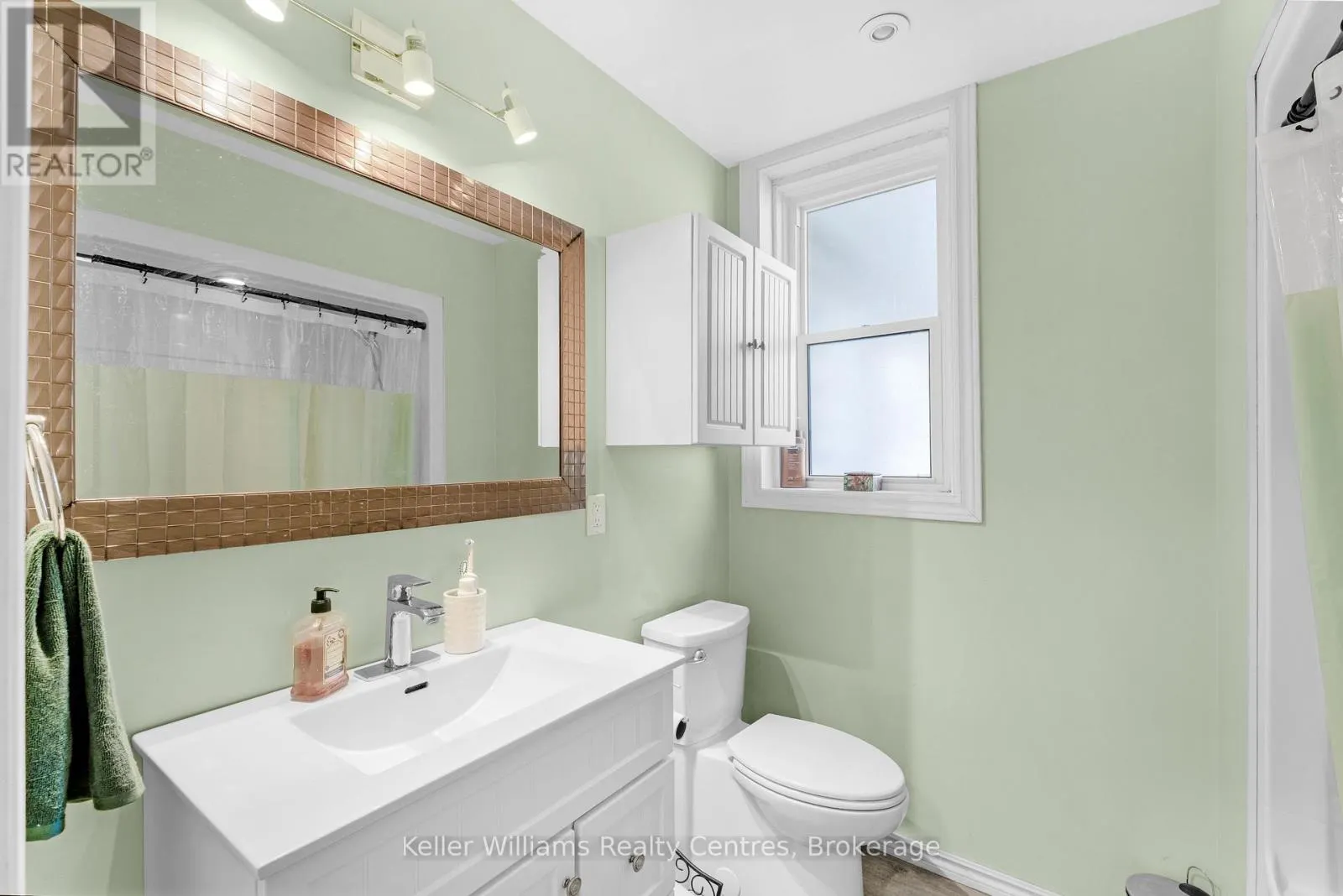 502 & 504 9TH STREET W